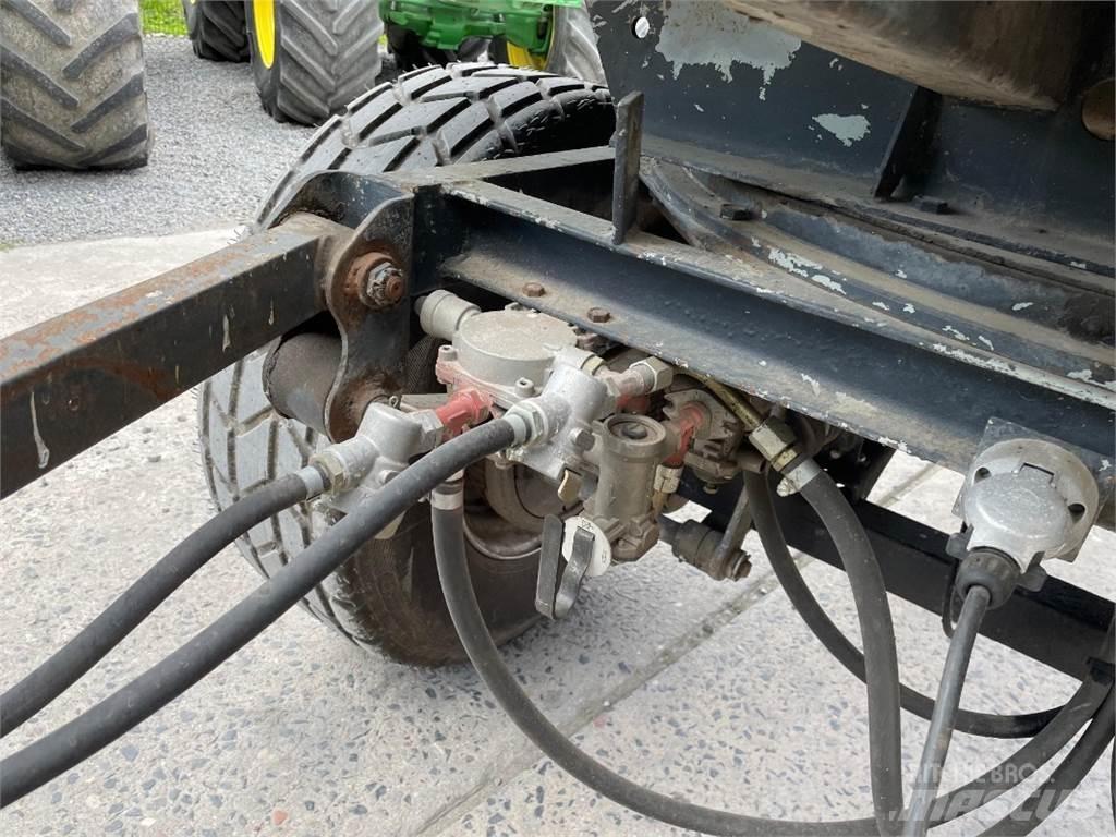 Fortschritt HW 80 Muut perävaunut