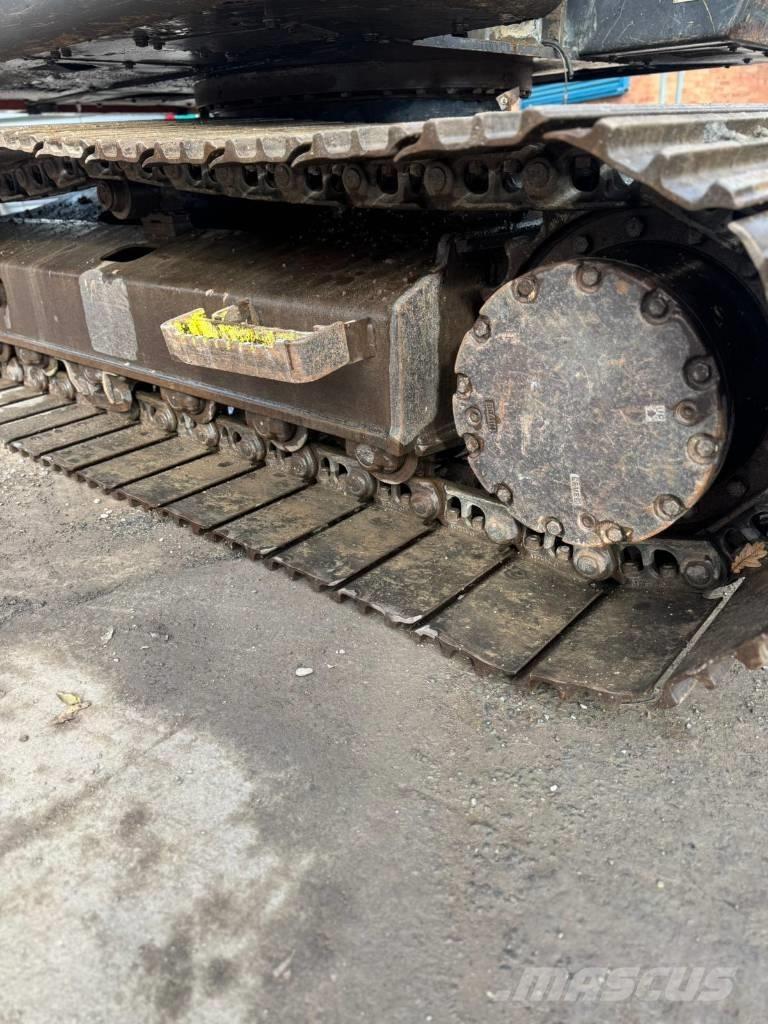 Hitachi ZX 135 US Telakaivukoneet