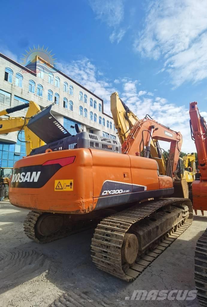 Doosan DX 300 LC Telakaivukoneet