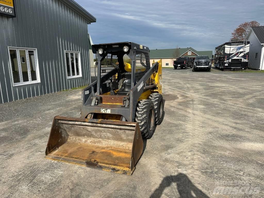 Thomas T137 Liukuohjatut kuormaajat