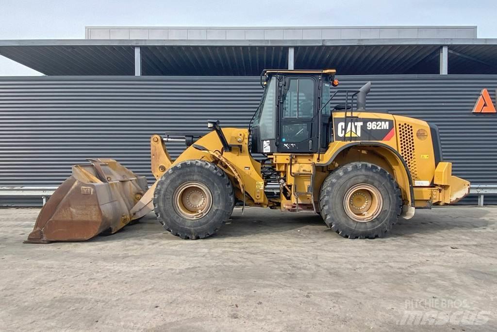 CAT 962M Pyöräkuormaajat