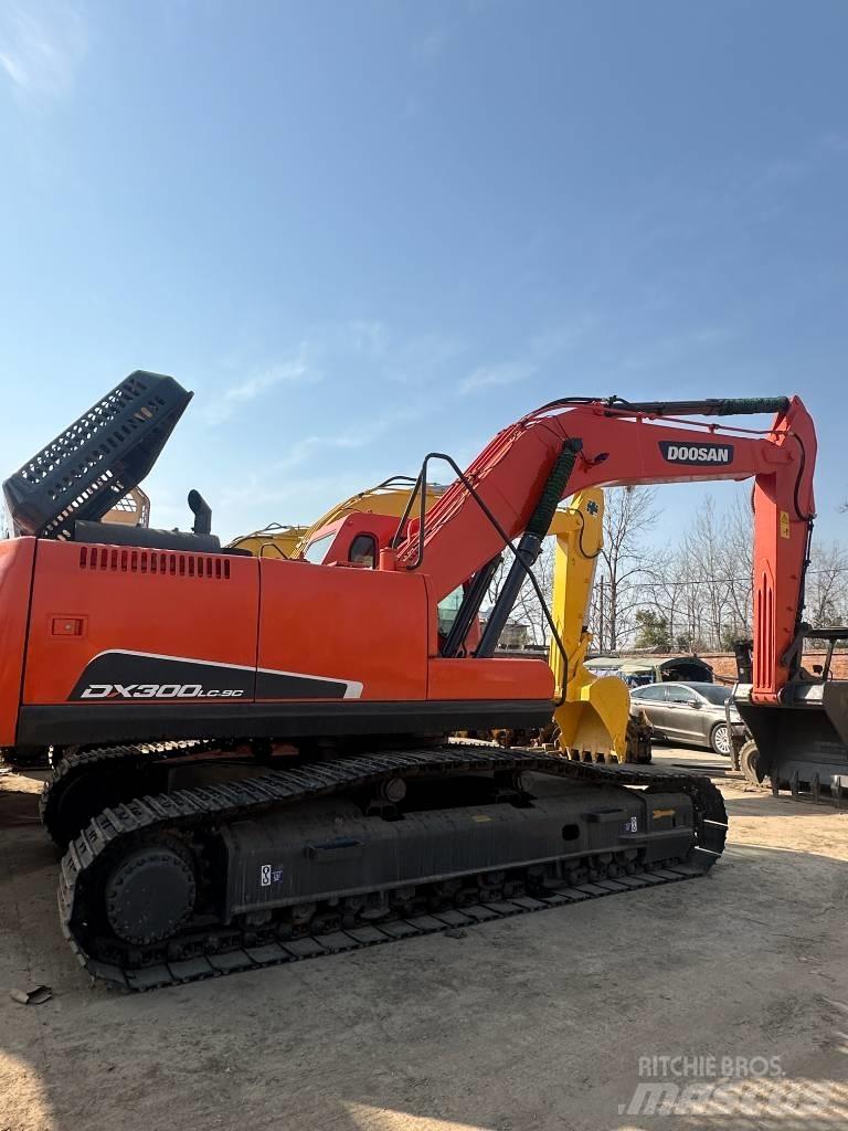 Doosan DX 300 Telakaivukoneet