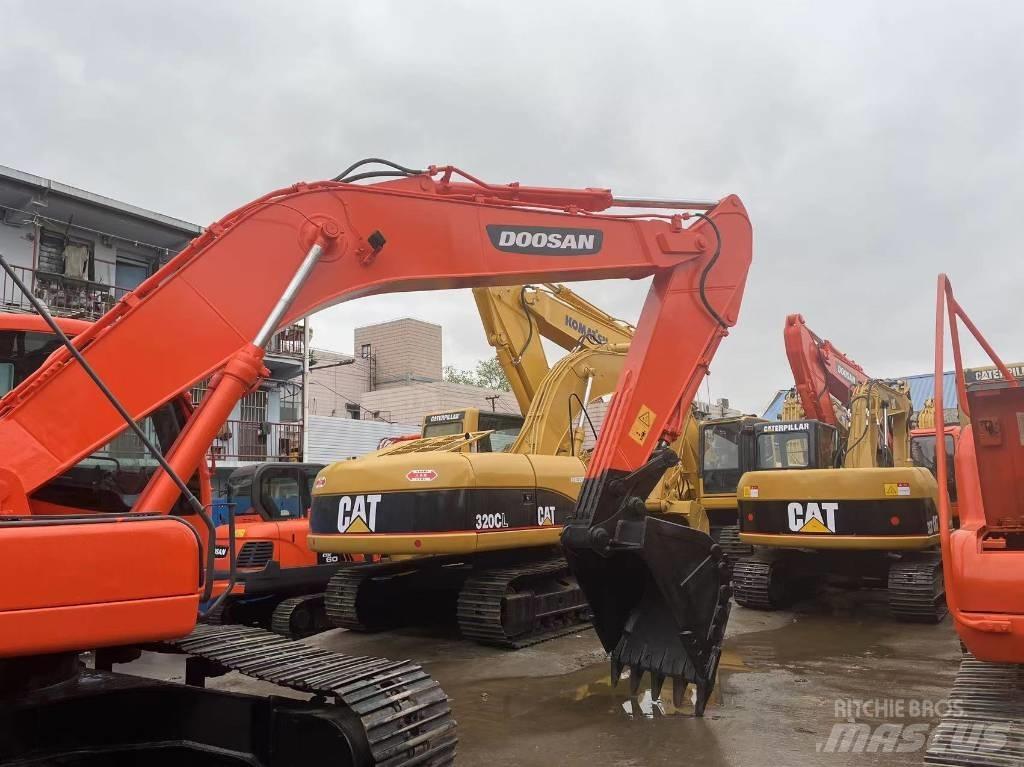 Doosan DX 225 Telakaivukoneet
