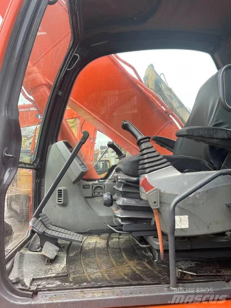 Doosan DX 225 Telakaivukoneet
