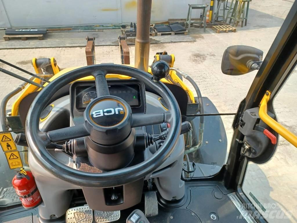 JCB 3CX PLUS AEC Kaivurikuormaajat
