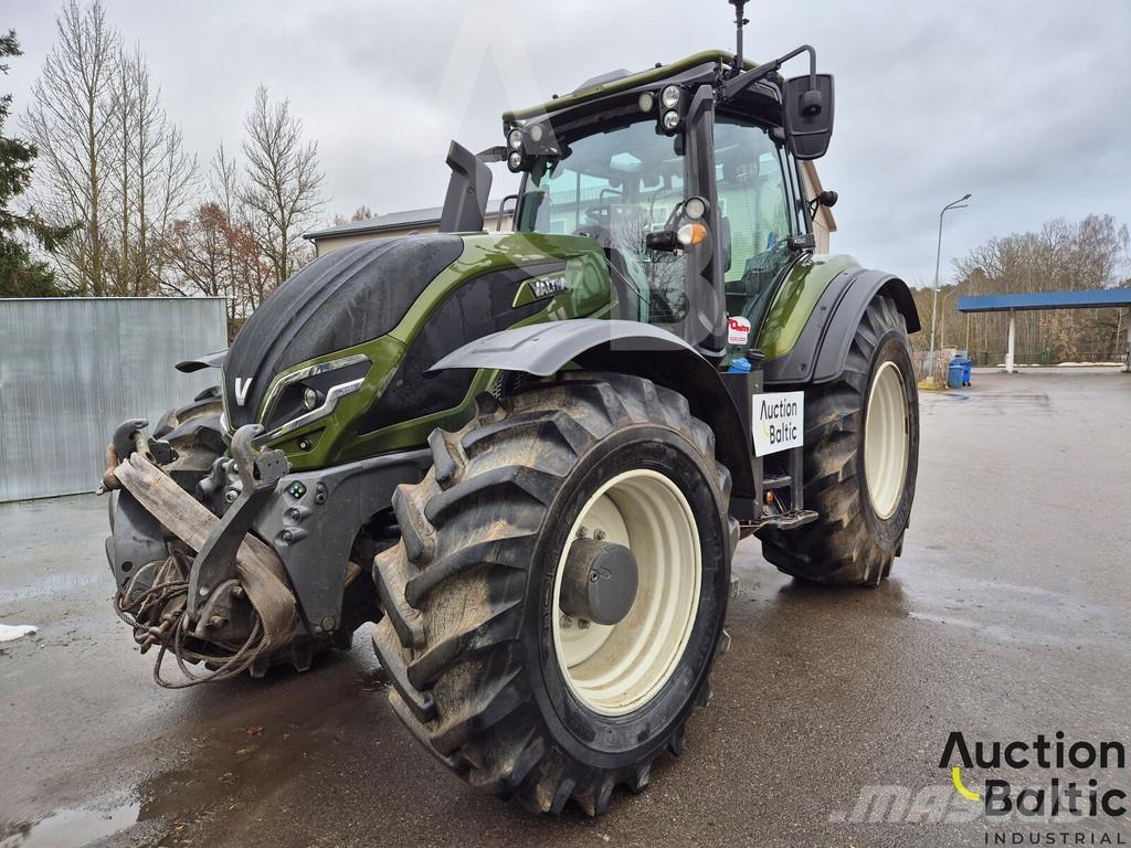 Valtra T235 Traktorit