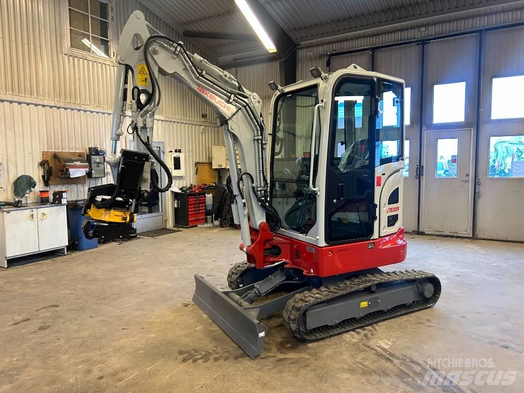 Takeuchi TB325 Minikaivukoneet < 7t