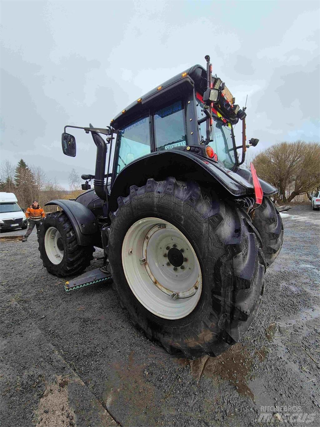 Valtra T191LS Traktorit