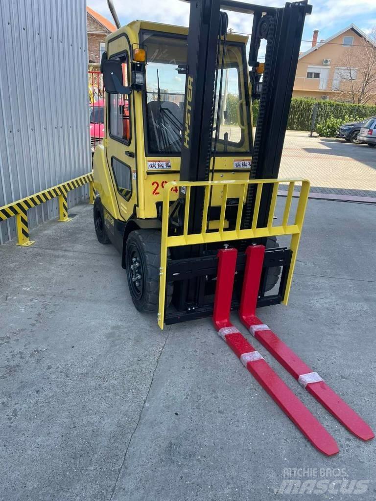 Hyster H3.5UT Nestekaasutrukit