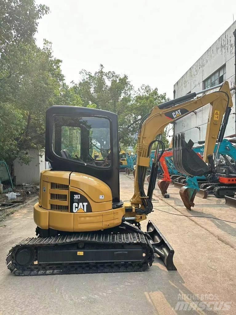 CAT 303 Telakaivukoneet