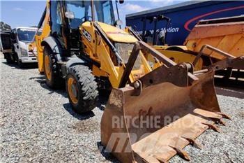 JCB 3CX 4X4 Kaivurikuormaajat