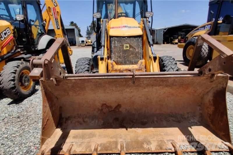 JCB 3CX 4X4 Kaivurikuormaajat