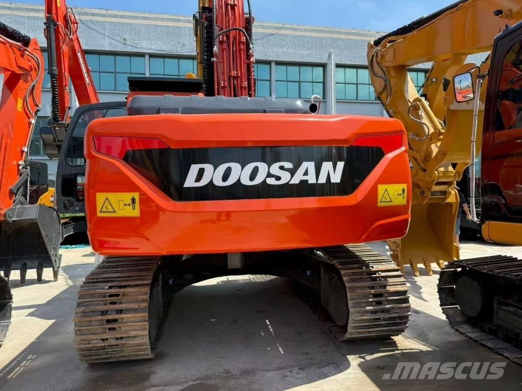 Doosan DX 225 Telakaivukoneet