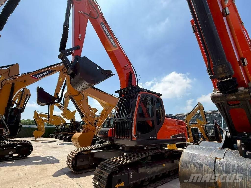 Doosan DX 225 Telakaivukoneet
