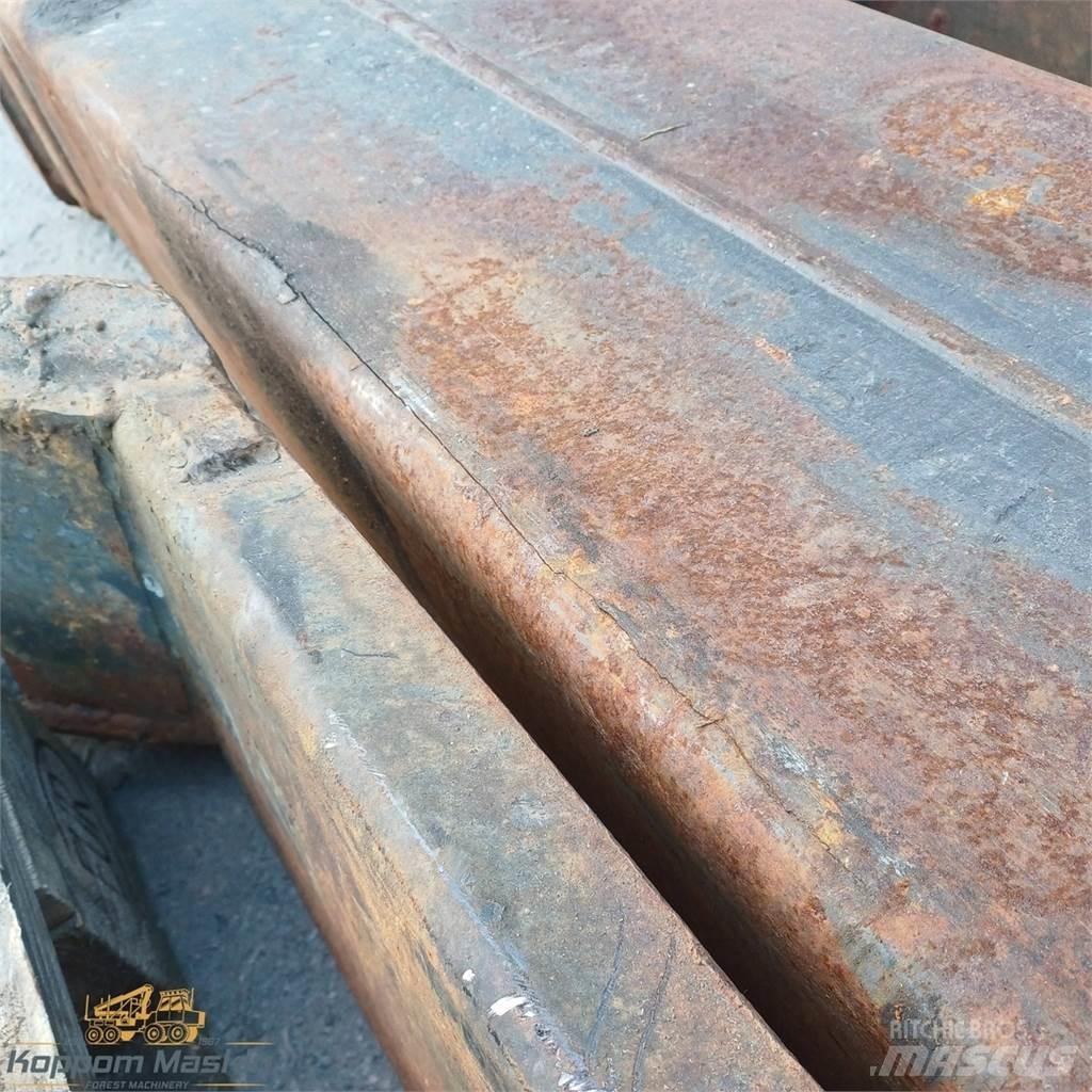 Loglift 111 Kuormatraktorinosturit