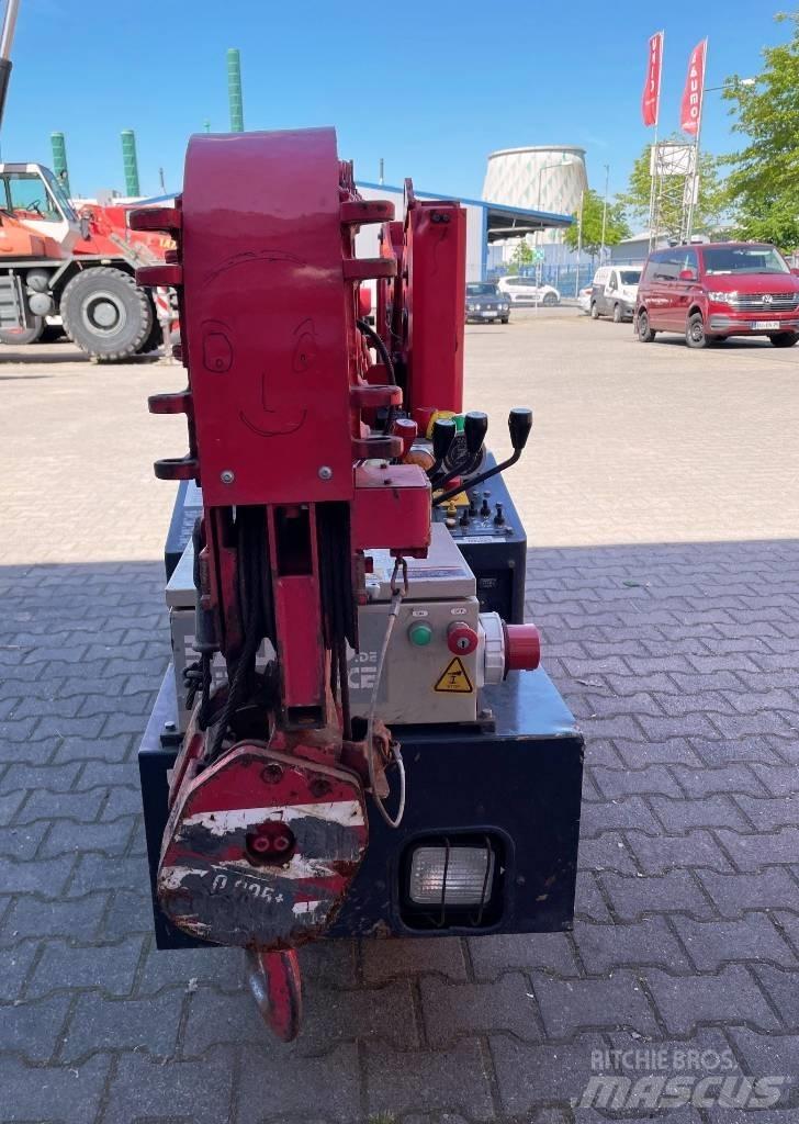 Unic URW-095 Mininosturit