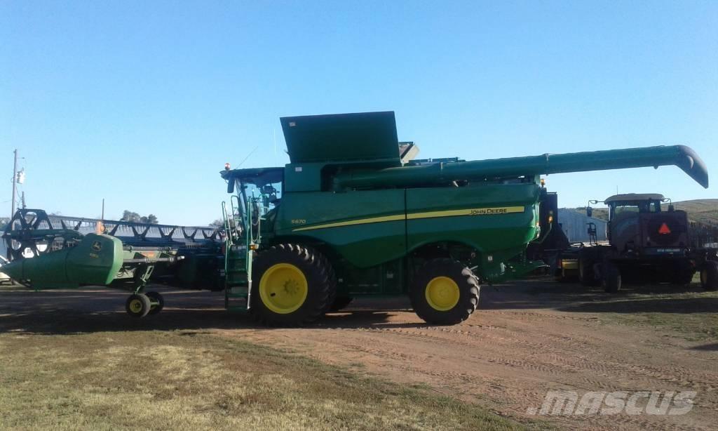 John Deere S 670 Leikkuupuimurit