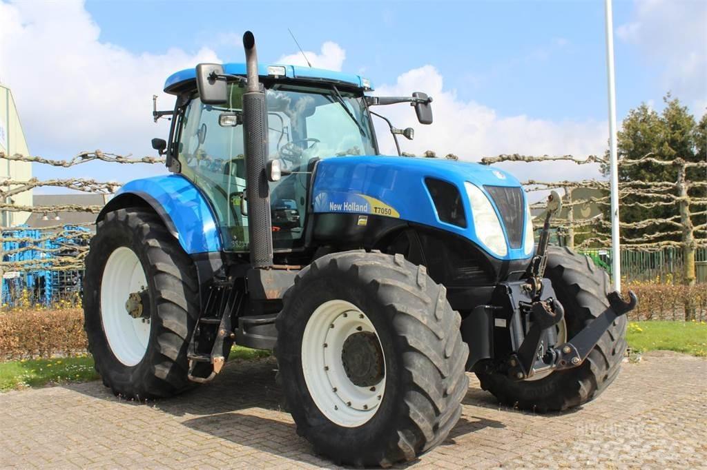 New Holland T7050 Traktorit