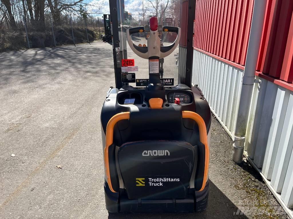 Crown ETi40001,2 Käyden ajettavat pinoamistrukit
