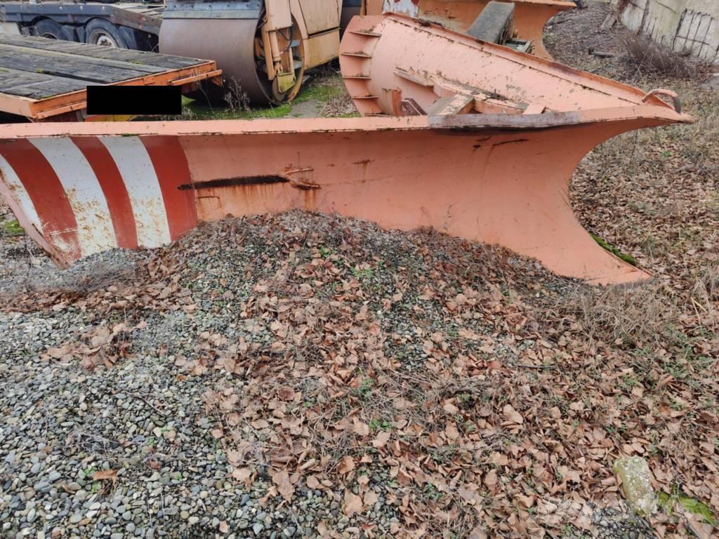 Unimog pług ciężki Lumiaurat