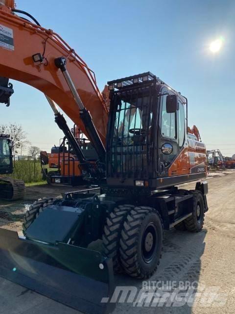Doosan DX 210 W Pyöräkaivukoneet