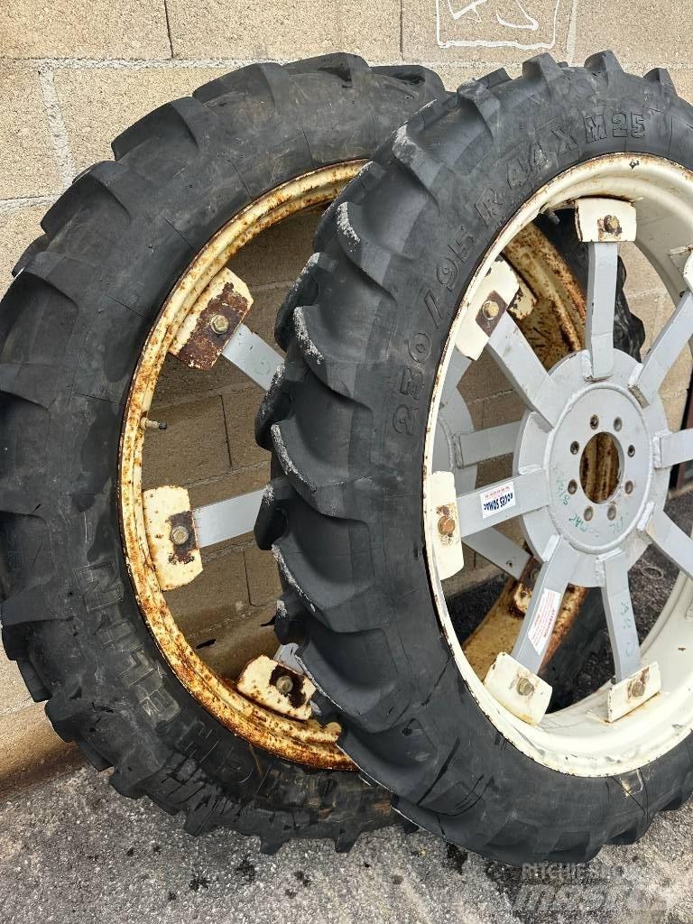 Michelin 230/95R48 Renkaat ja vanteet