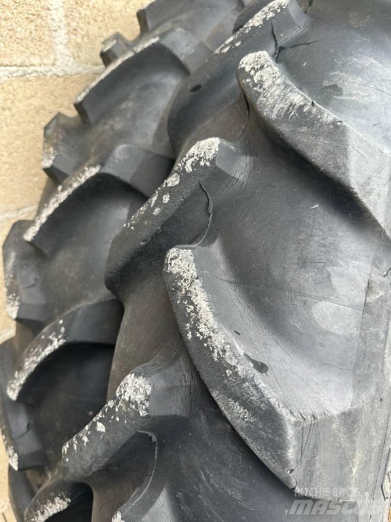 Michelin 230/95R48 Renkaat ja vanteet