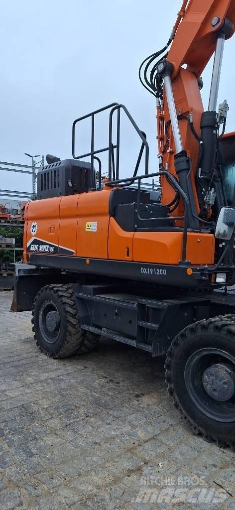 Doosan DX 190 W-7 Pyöräkaivukoneet