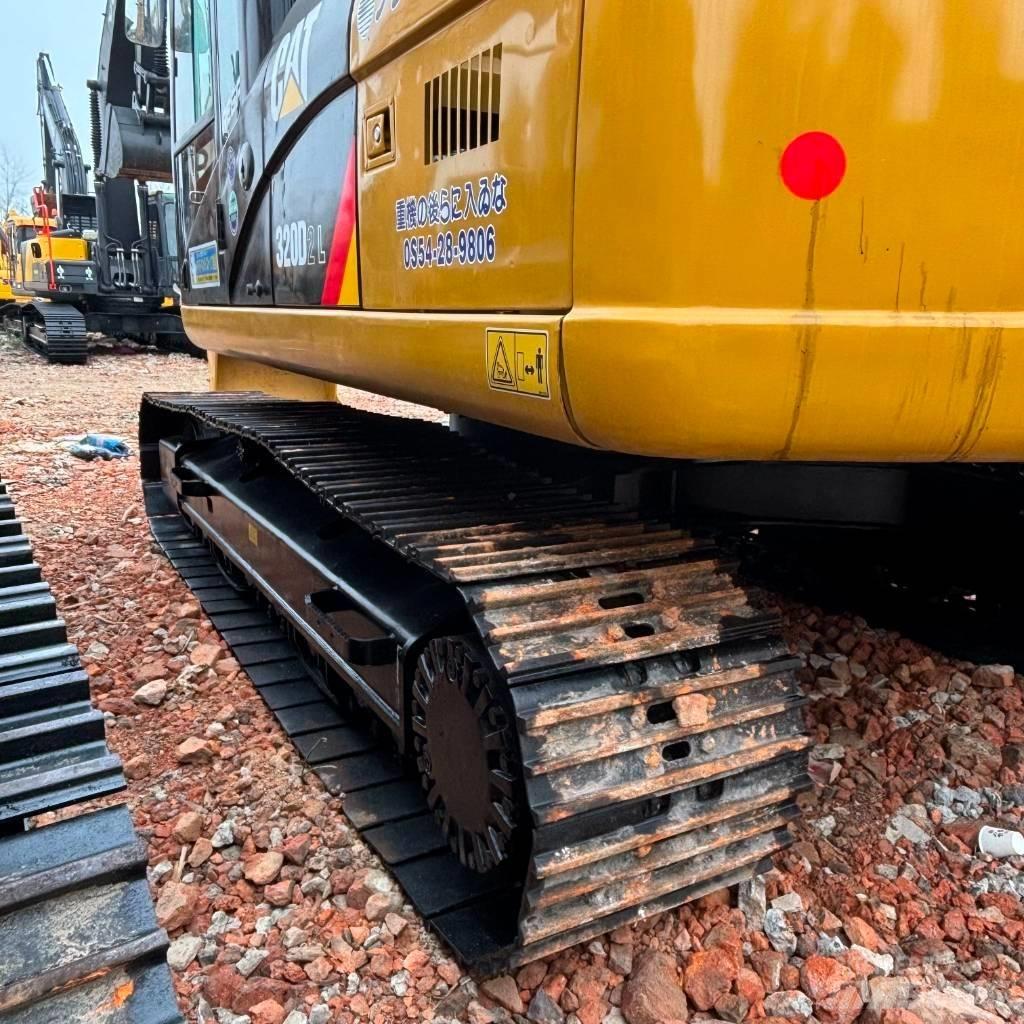 CAT 320 D Telakaivukoneet
