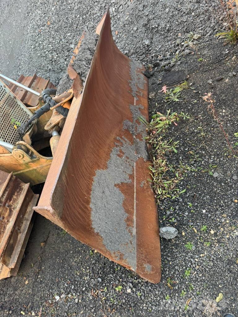 CASE 1150 E Telaketjupuskutraktorit