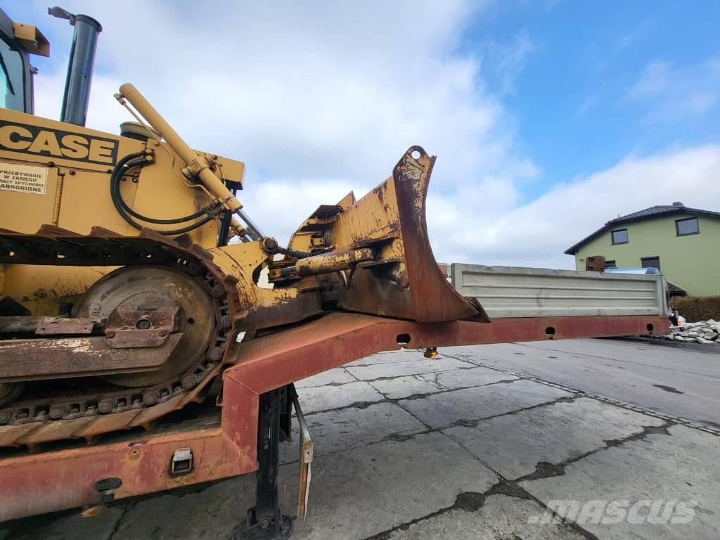 CASE 1550 E Telaketjupuskutraktorit