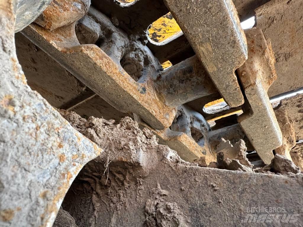 JCB JS 200 LC Telakaivukoneet