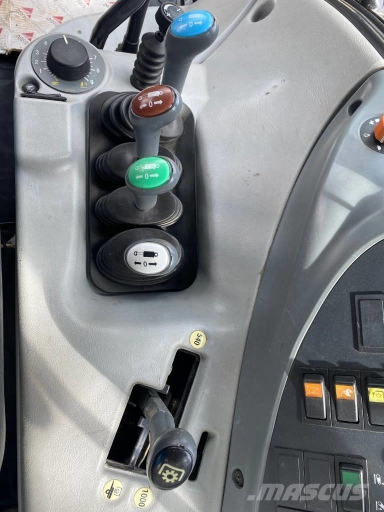 Valtra T 121 HT Traktorit