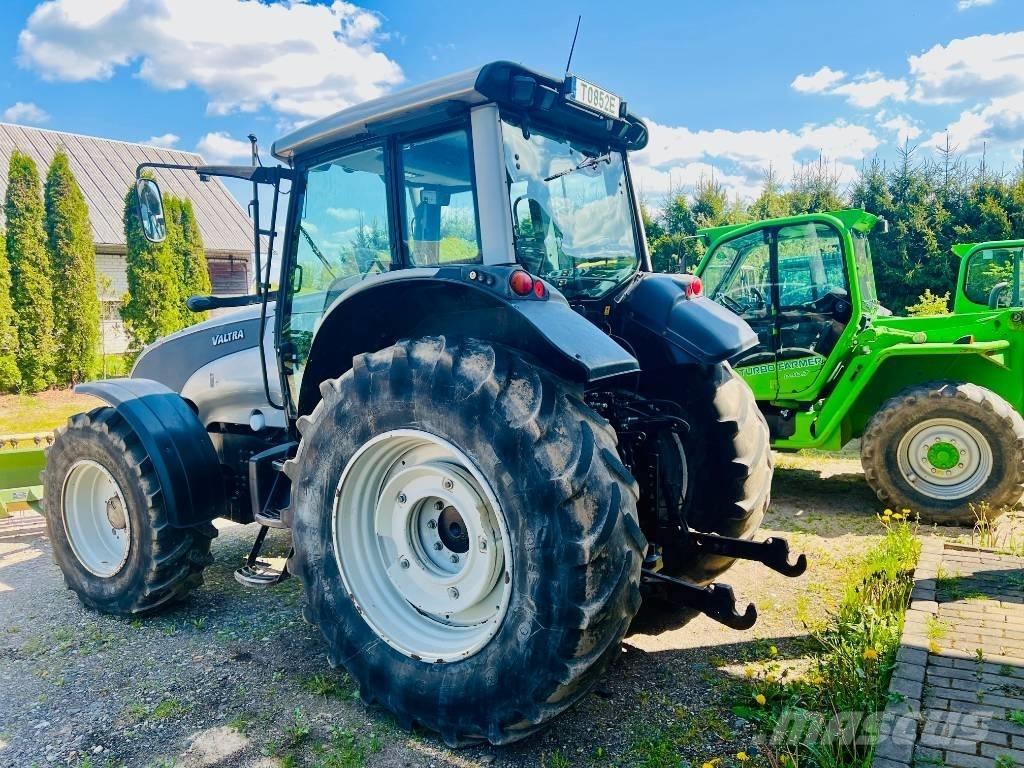 Valtra T 121 HT Traktorit