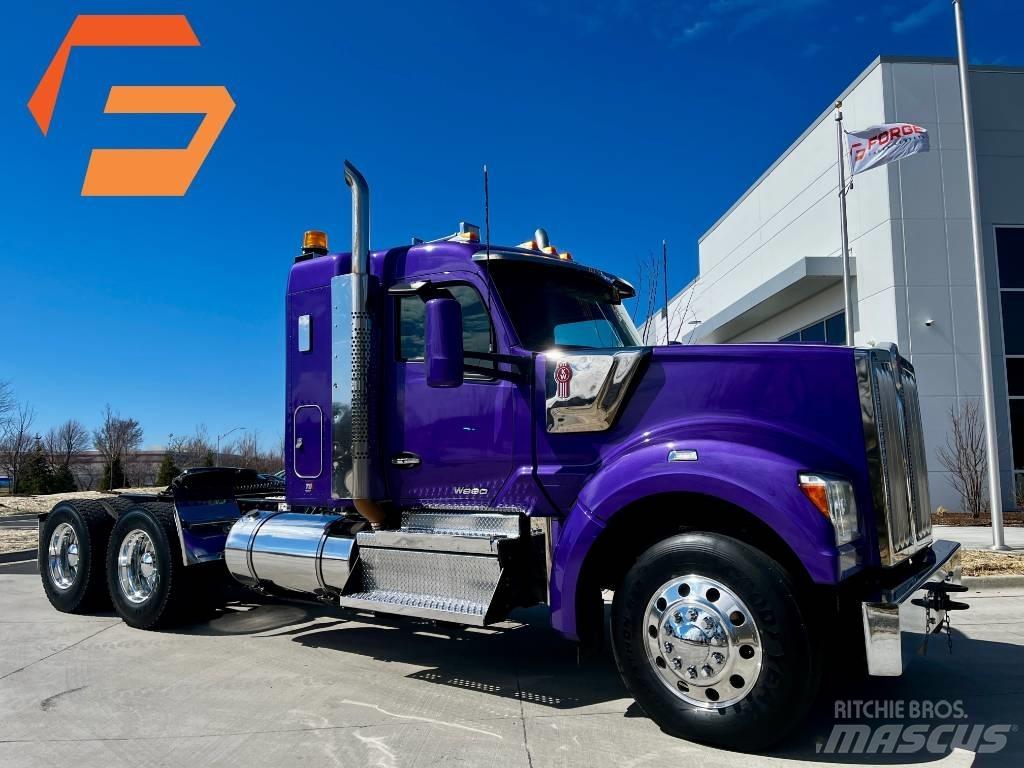 Kenworth W 990 Vetopöytäautot