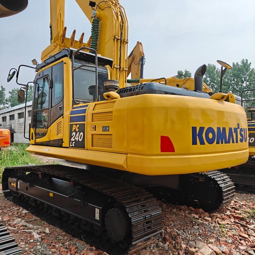Komatsu 240-8 Telakaivukoneet