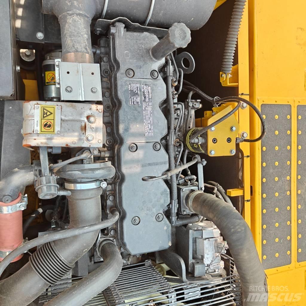 Komatsu 240-8 Telakaivukoneet