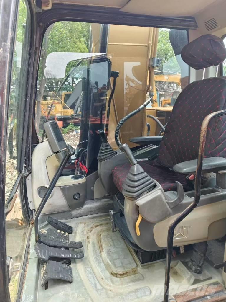 CAT 313D2GC Midikaivukoneet 7t - 12t