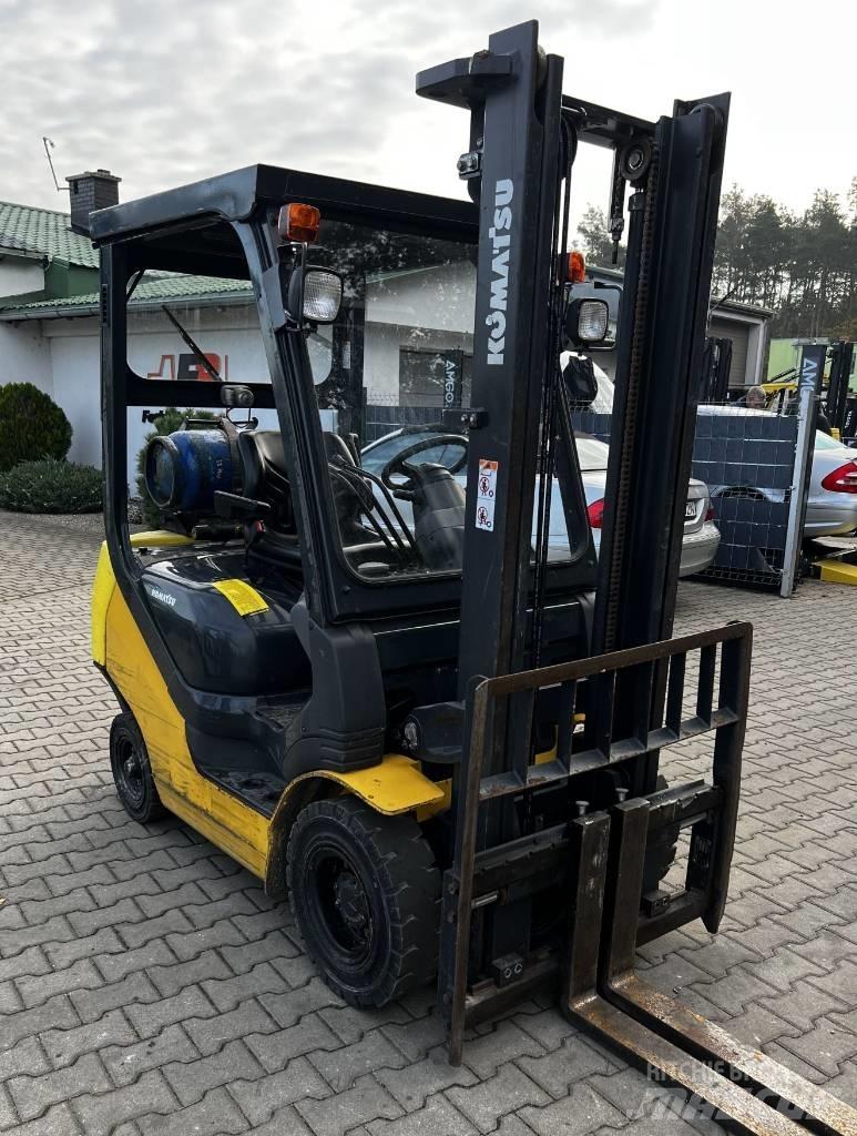 Komatsu FG15HT-21 Nestekaasutrukit