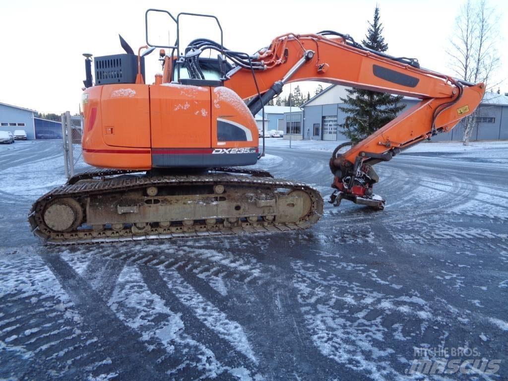 Doosan DX 235 Telakaivukoneet