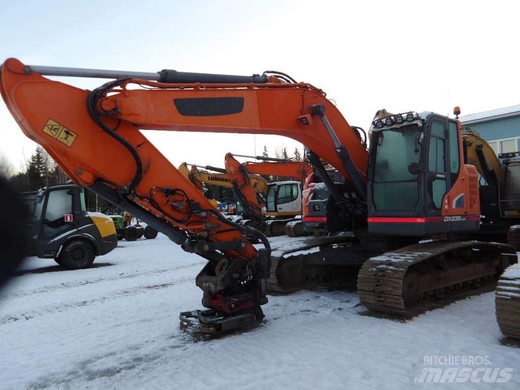 Doosan DX 235 Telakaivukoneet