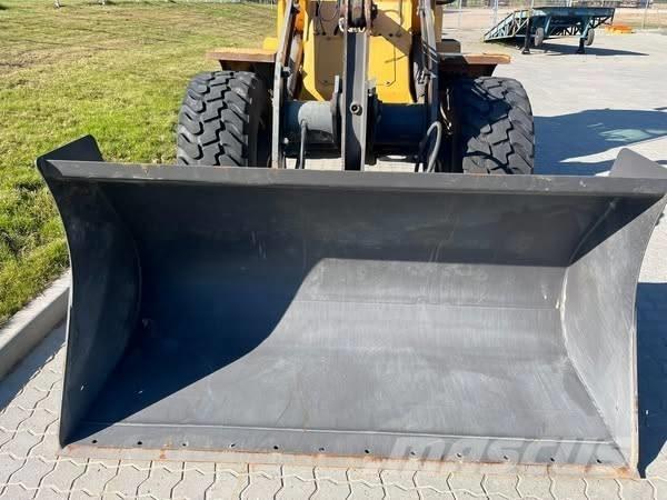 Volvo L 30 B Pyöräkuormaajat
