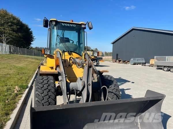 Volvo L 30 B Pyöräkuormaajat