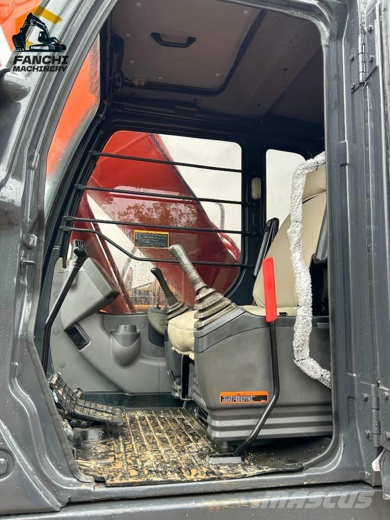 Hitachi 210LC Telakaivukoneet