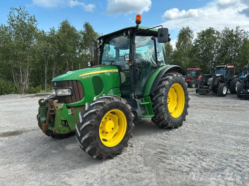 John Deere 5100 R Traktorit