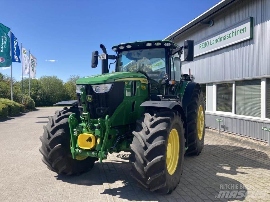 John Deere 6R215 Traktorit