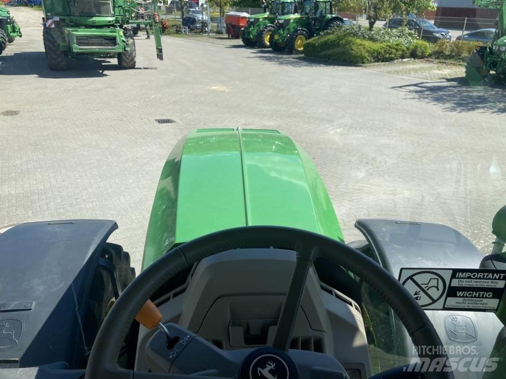 John Deere 6R215 Traktorit