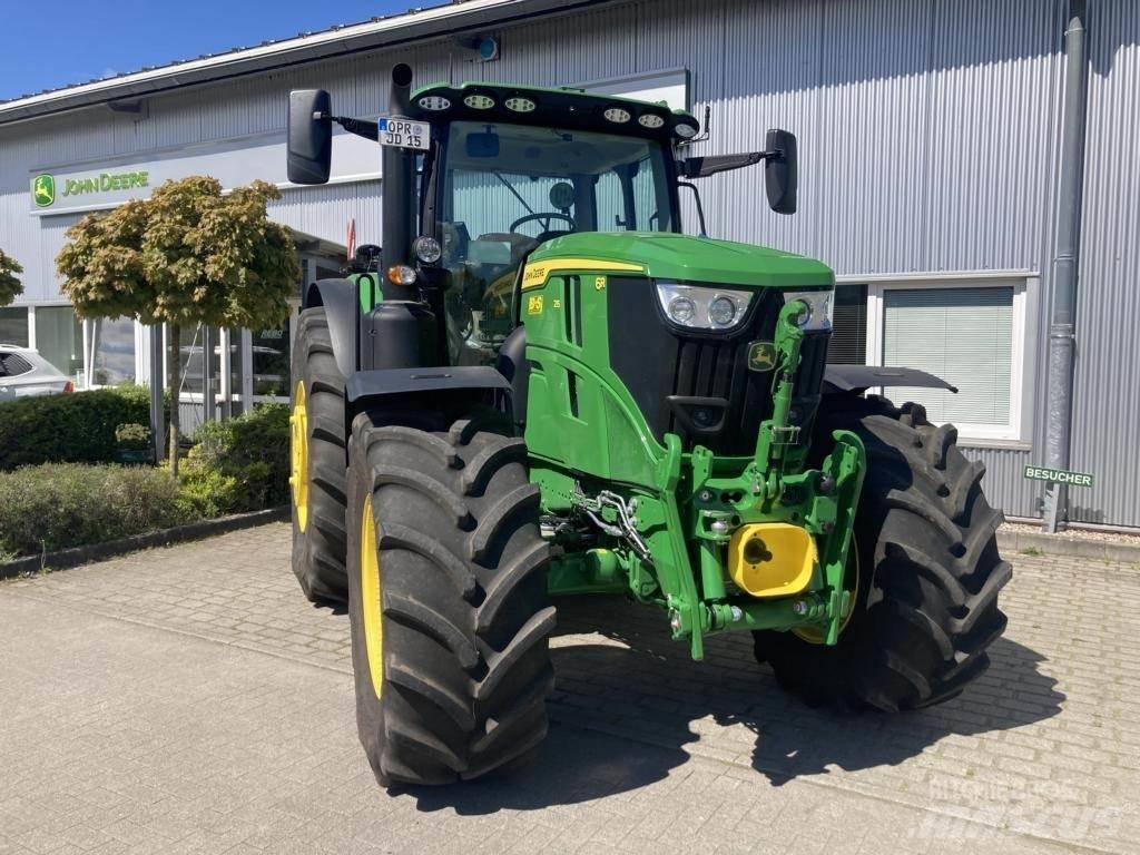 John Deere 6R215 Traktorit