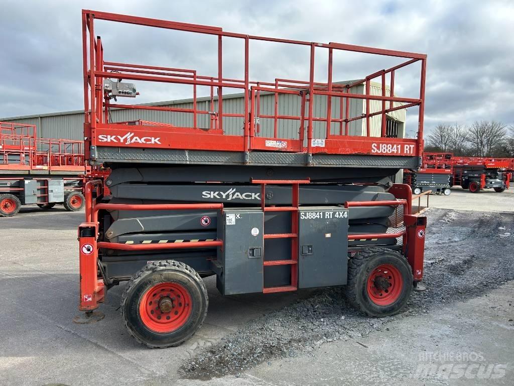 SkyJack SJ 8841 RT Saksilavat