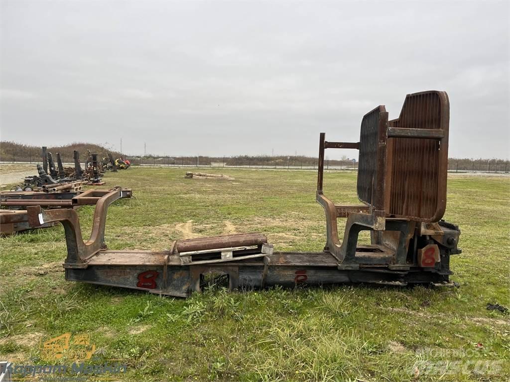 John Deere 1210E Muut